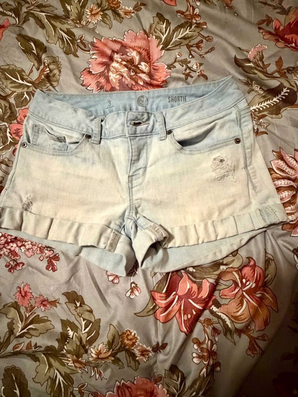 SO Shortie Distressed Light Wash Denim Shorts - Size 3